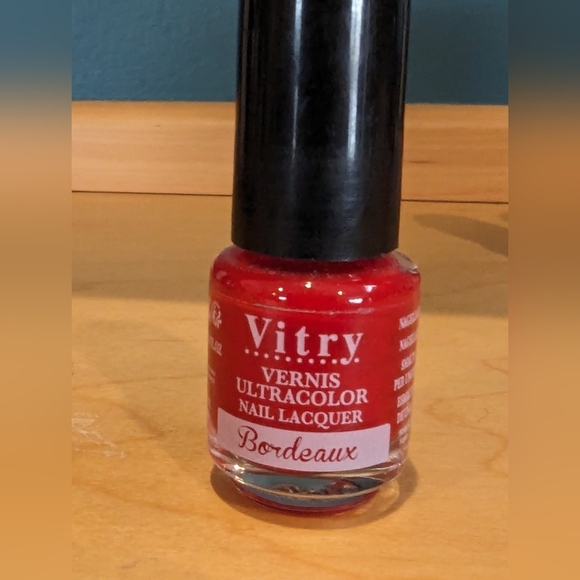 Vitry France Mini Nail Polish travel size, 5 shades & 1 nail recondition… - Picture 6 of 11